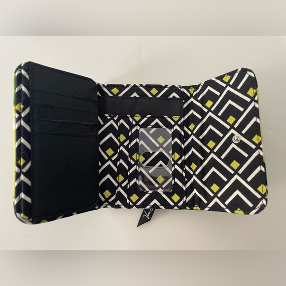 Vera Bradley La Neon Rose Euro Wallet Trifold Green Black Chartreuse Floral - Picture 3 of 7